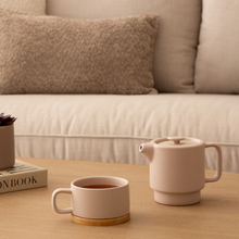 Charger l'image dans la visionneuse de la galerie, Théière solitaire en céramique avec son verre - Beige