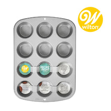 Charger l'image dans la visionneuse de la galerie, Moule à 12 cupcakes ou muffins - Wilton