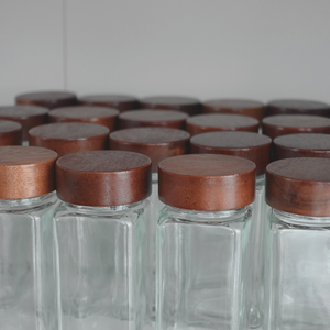 24 bocaux à épices (120mL) en verre avec couvercle acacia