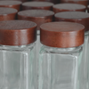 12 bocaux à épices (120mL) en verre avec couvercle acacia